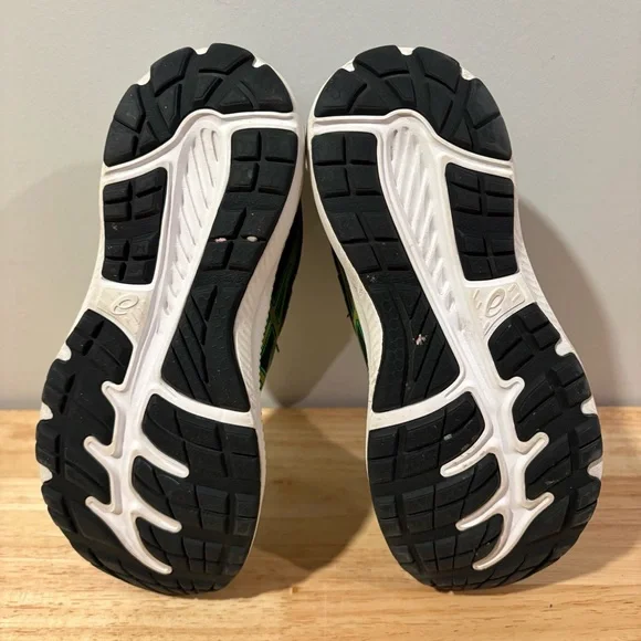 ASICS • Size 1 • RUNNING SHOES - Picture 7 of 8